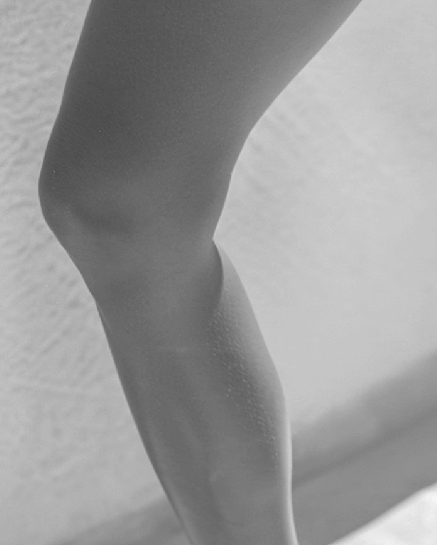 Non-Compressive Sleeves Versus Compression Stockings After Total Knee Arthroplasty